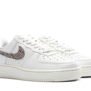Nike Women's Air Force 1 '07 Shoes